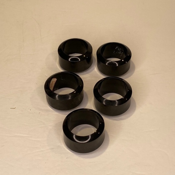 Set of Five AUDREY Black Plastic Napkin Rings Round With Beveled Edge - Picture 1 of 5
